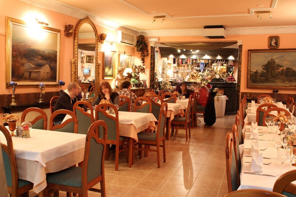 Hotel Vila Tina Zagreb Ngoại thất bức ảnh