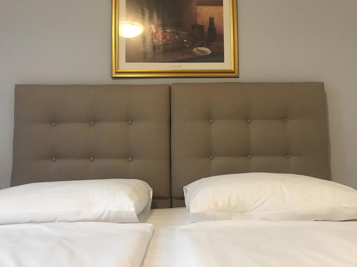 Hotel Vila Tina Zagreb Ngoại thất bức ảnh