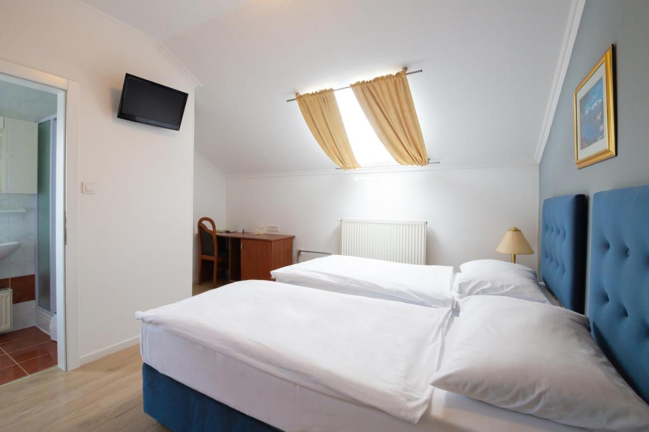 Hotel Vila Tina Zagreb Ngoại thất bức ảnh