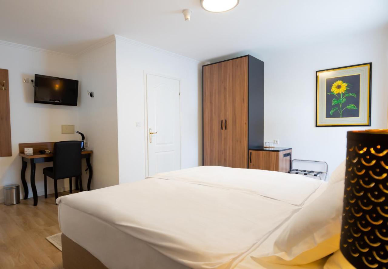 Hotel Vila Tina Zagreb Ngoại thất bức ảnh