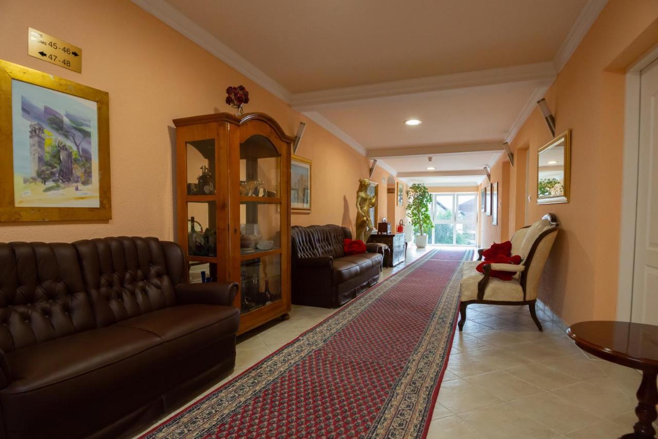 Hotel Vila Tina Zagreb Ngoại thất bức ảnh