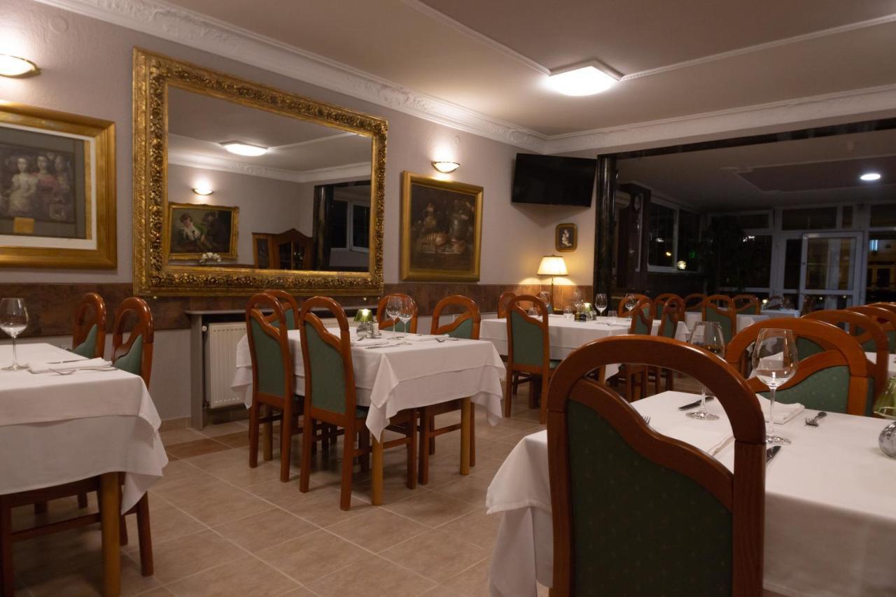 Hotel Vila Tina Zagreb Ngoại thất bức ảnh