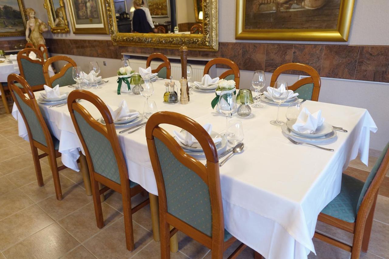 Hotel Vila Tina Zagreb Ngoại thất bức ảnh